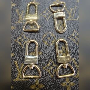 Louis Vuitton Gold Lobster Clasp X4
